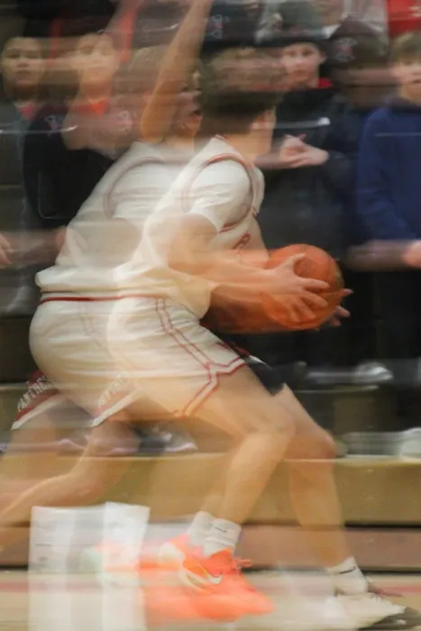 Intentional motion blur of a basketball player
